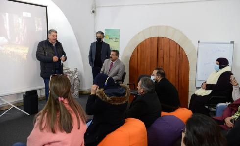 بلدية رام الله وفيلم لاب تطلقان برنامج المرئي والمسموع للأطفال واليافعين