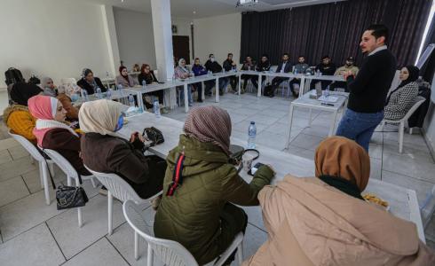 بيت الصحافة يعقد جلسة توعية قانونية حول حقوق الصحفيات في المؤسسات الإعلامية