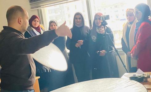 "فلسطينيات" تنهي تدريبًا في إنتاج القصة الرقمية عبر الهاتف المحمول