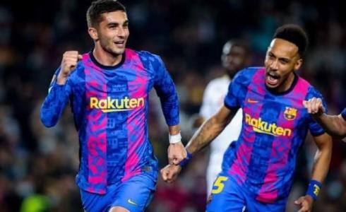 برشلونة يتعادل مع ضيفه نابولي في الدوري الأوروبي
