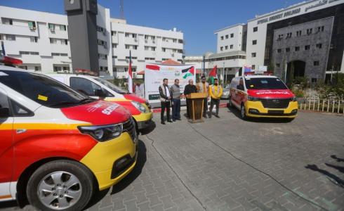 الصحة بغزة تتسلم 3 سيارات إسعاف من مؤسسة "I.N.H"