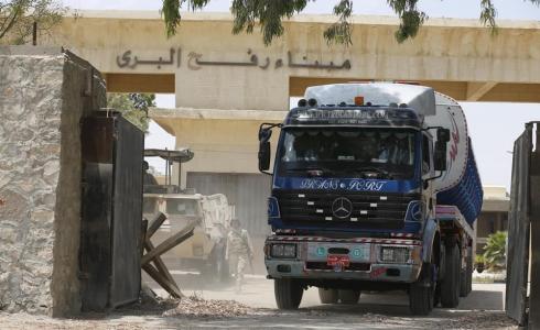 شاحنة وقود مصري في طريقها إلى غزة - أرشيف