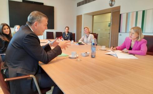 خلال المهمة الرسمية الأولى للمفوض العام فيليب لازاريني إلى أوسلو