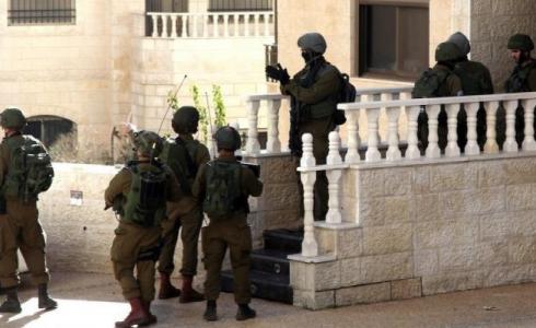 الجيش الاسرائيلي يقتحم منزلا فلسطينيا - أرشيفية