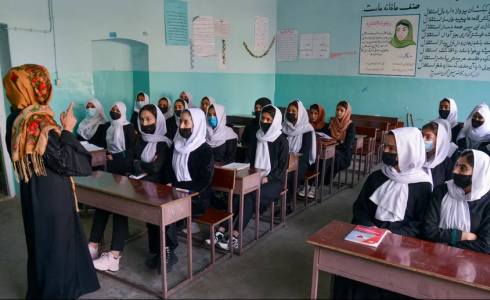 الطالبات مكثن في المدرسة لساعات