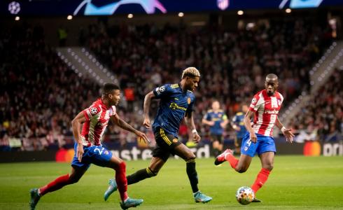 صورة من لقاء الذهاب بين أتليتكو مدريد ومانشستر يونايتد