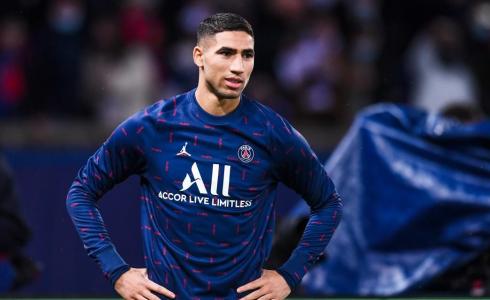 أشرف حكيمي لاعب باريس سان جيرمان والمنتخب المغربي.