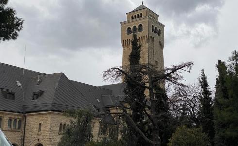 ممثلو الاتحاد الأوروبي يزورون مستشفى أوغوستا فيكتوريا