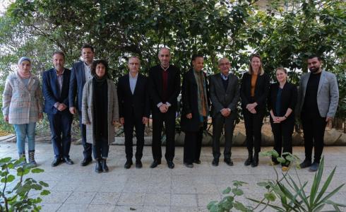 وفد سويسري رفيع المستوى يزور بيت الصحافة