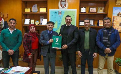 توقيع مذكرة تفاهم مع بلدية غزة لتخصيص مقر للاتحاد الفلسطيني للشراع والتجديف 