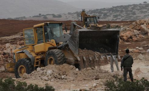 الاحتلال الإسرائيلي يجرف أراضي فلسطينيين بالنقب - أرشيفية.jpeg