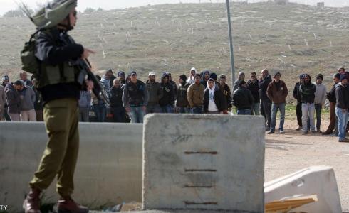 إصابة عاملين برصاص الاحتلال في بلدة السموع