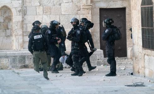 قوات الاحتلال تقتحم المسجد الاقصى وتقمع المصليين