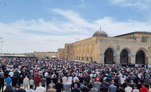 150 ألف مصلٍ يؤمّون "الأقصى" في الجمعة الثالثة من شهر رمضان