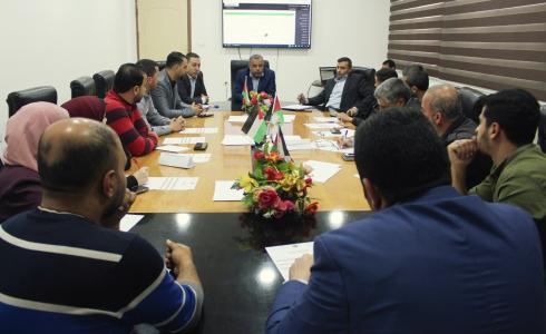 تنظم ورشة عمل بعنوان تأهيل شركات توزيع البريد الداخلي في قطاع غزة