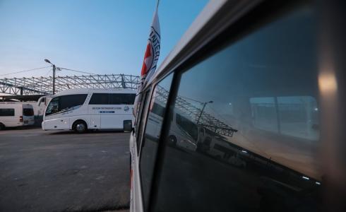 أهالي أسرى غزة يزورون 24 من أبنائهم بمعتقل نفحة