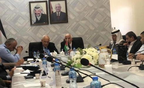 وزير الداخلية زياد هب الريح خلال اجتماعه اليوم