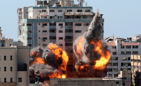 قصف برج الجلاء خلال العدوان الإسرائيلي على غزة عام 2021.PNG