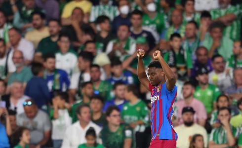 برشلونة يخطف فوزا قاتلا من ريال بيتيس