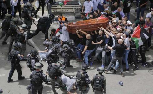 اعتداء قوات الاحتلال الإسرائيلي على نعش الصحفية شيرين أبو عاقلة داخل المستشفى الفرنسي في القدس