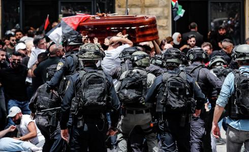 الشرطة الإسرائيلية اعتدت على موكب تشييع شيرين أبو عاقلة