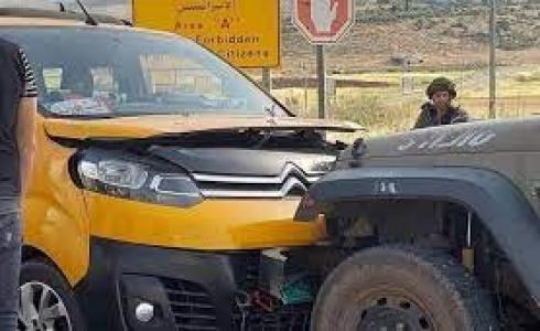 إصابة ثلاث معلمات بحادث سير مع آلية عسكرية إسرائيلية شرق نابلس