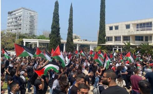 العلم الفلسطيني داخل إحدى الجامعات الإسرائيلية