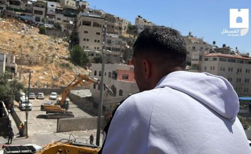 جرافات الاحتلال تهدم بناية عائلة الرجبي في بلدة سلوان بالقدس