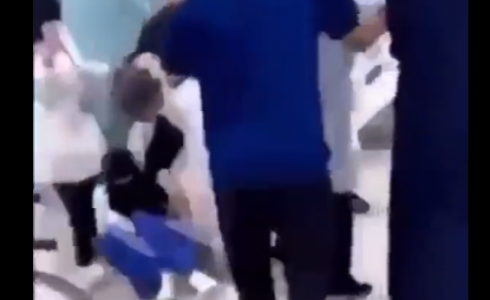 فيديو اعتداء مواطن على ممرضة في السعودية كامل وسبب الاعتداء
