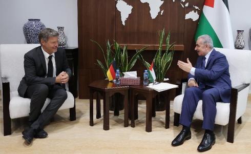 رئيس الوزراء اشتية يلتقي نائب المستشار الألماني