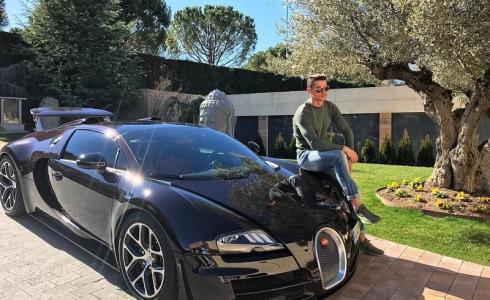 رونالدو مع سيارته بوجاتي فيرون جراند سبورت