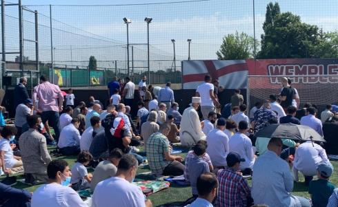 المسلمون يؤدون صلاة عيد الأضحى في بريطانيا - أرشيفية