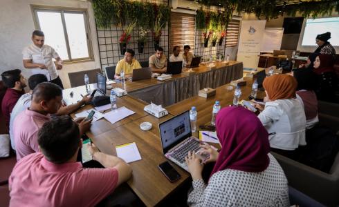 بيت الصحافة يُنفذ مبادرة إعلامية حول "أدوات التحقق للصحفيين في غرف الأخبار" جنوب قطاع غزة