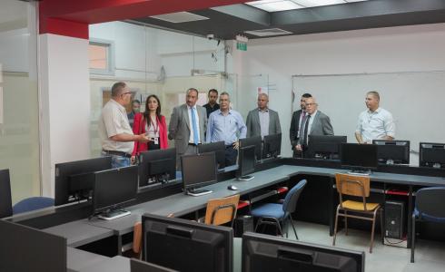 بنك فلسطين يقدم مجموعة أجهزة حاسوب لجامعة القدس