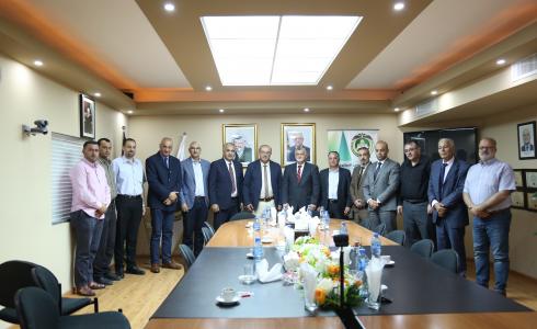 وزير التعليم العالي يزور "القدس المفتوحة" ويطلع على خططها التطويرية 