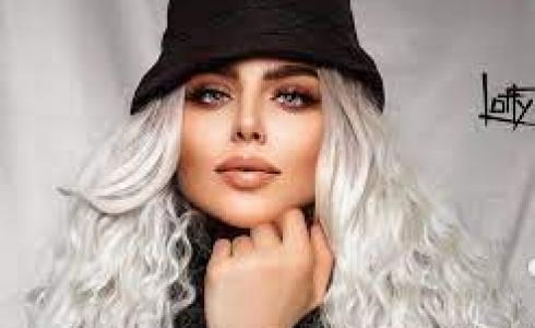 عارضة الأزياء المصرية رحيل ذكري