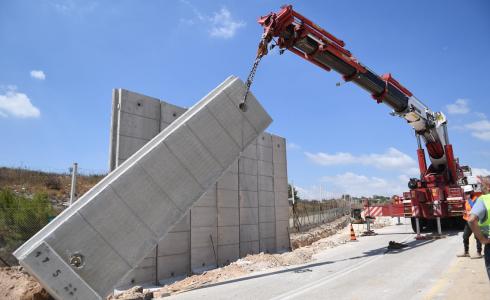 بدء بناء جدار خرساني شمال الضفة