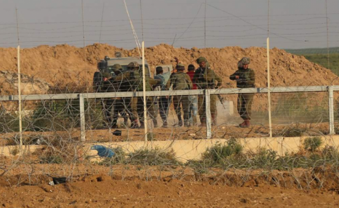 الجيش الإسرائيلي يعلن اعتقال 3 فلسطينيين من غزة
