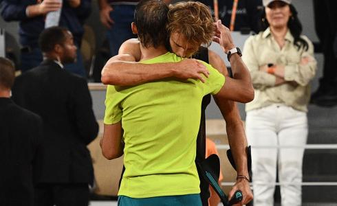 نادال إلى نهائي رولان غاروس بعد إصابة زفيريف