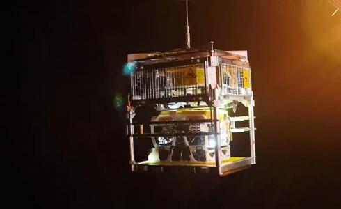 اكتشاف كنز في قاع البحر.. صورة الحدث