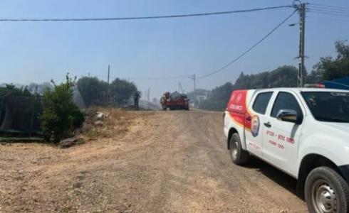 وحدات الاطفاء الاسرائيلية تحاول اخماد الحرائق قرب طبريا