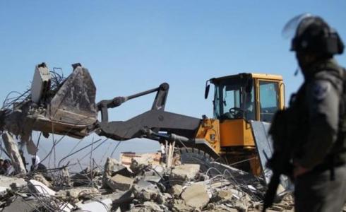 الاحتلال الإسرائيلي يخطر بهدم مسكن ووقف البناء في 13 منزلاً بسلفيت