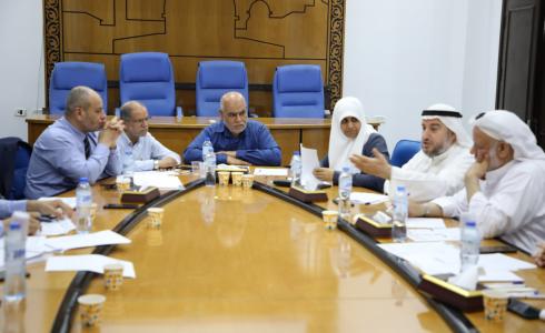 اللجنة الاقتصادية بالتشريعي تعقد جلسة استماع لرئيس سلطة الأراضي لمعالجة قضايا متعددة