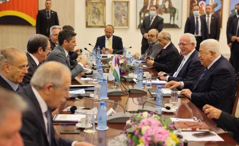 الرئيس محمود عباس، أثناء لقاء رئيس جمهورية قبرص نيكوس أناستاسياديس