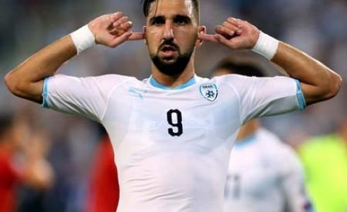 اللاعب العربي مؤنس دبور