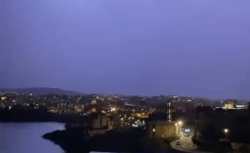 مدينة أبها السعودية تشهد هطولا للامطار وعواصف رعدية