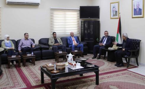 قلقيلية: المحافظ  يلتقي وفداً من وزارة السياحة والاثار