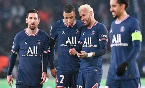 فريق باريس سان جيرمان يصل إسرائيل