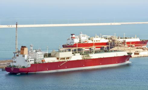 سفينة لنقل الغاز الطبيعي المسال