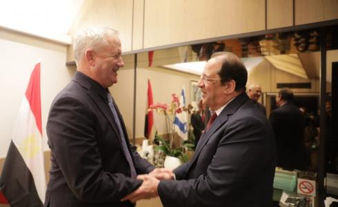 بيني غانتس وزير الجيش الإسرائيلي واللواء عباس كامل رئيس المخابرات المصرية